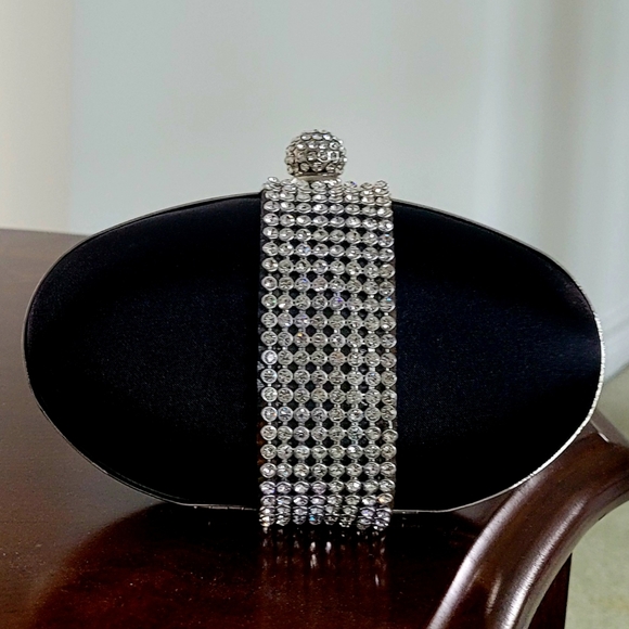 Purse - Picture 2 of 3